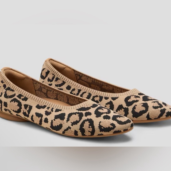 Vivaia Shoes - Vivaia Almond-Toe Ballet Flats (Tamia 2.0) | EUC | Sz 8
